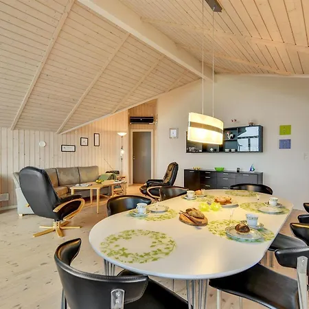 Christan - 1-2km From The Sea By Interhome Semesterbostad