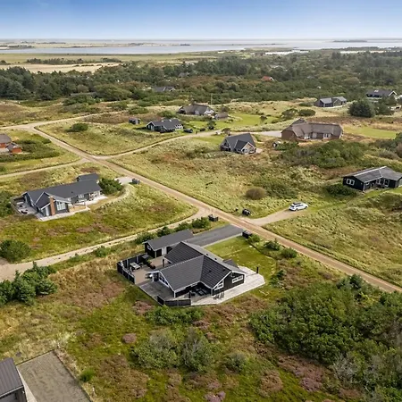 Christan - 1-2km From The Sea By Interhome Semesterbostad *